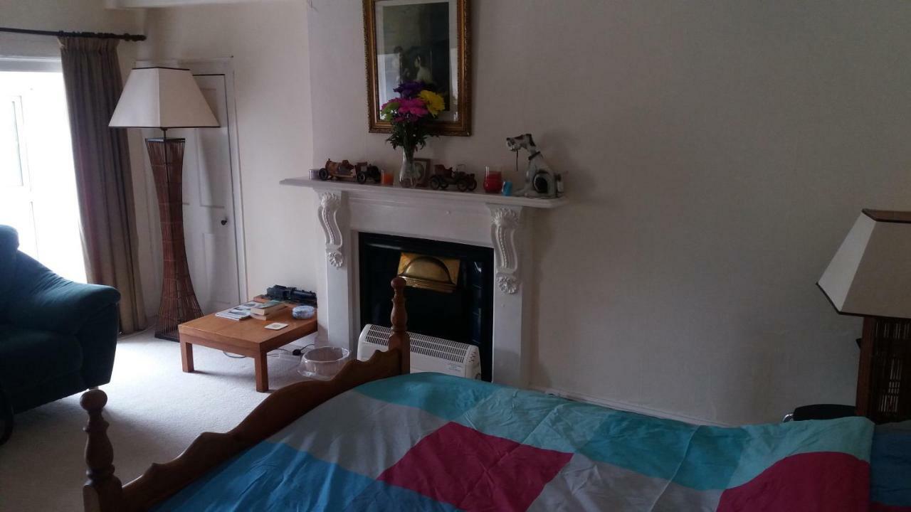 The Townhouse Lejlighed Claremorris Eksteriør billede